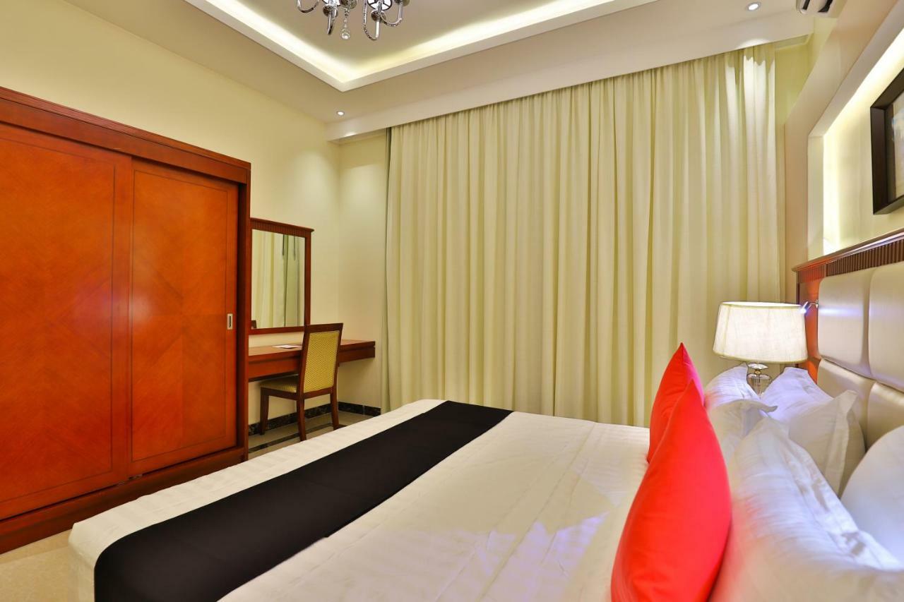 Dreams Houses Furnished Suites 타부크 외부 사진
